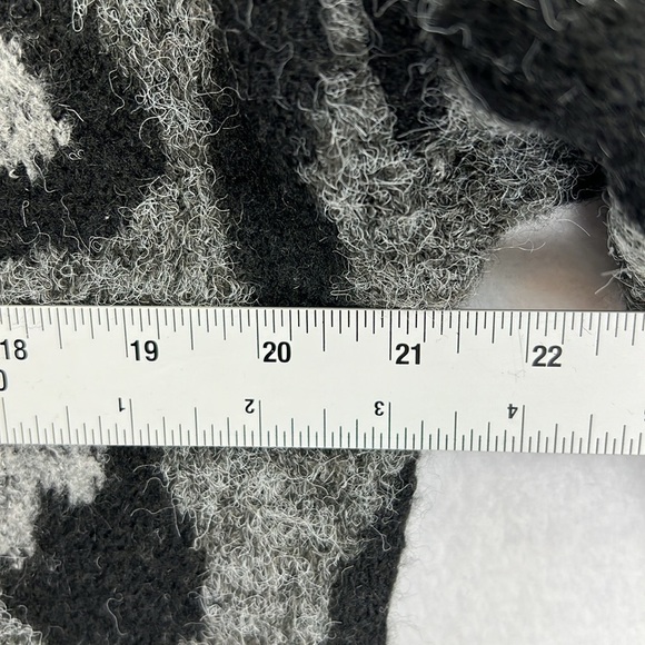 RD Style (Stitch Fix) Pullover Sweater Sz M Black/Gray Animal Print 1/4 Zip NWT - Picture 10 of 11